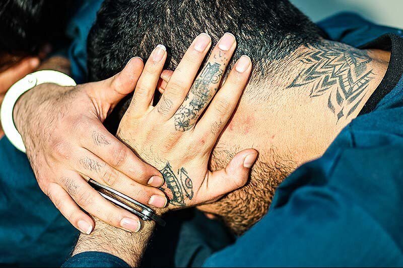 گفت و گو با سهام‌دار قلابی که نقش خواستگار را بازی می کرد