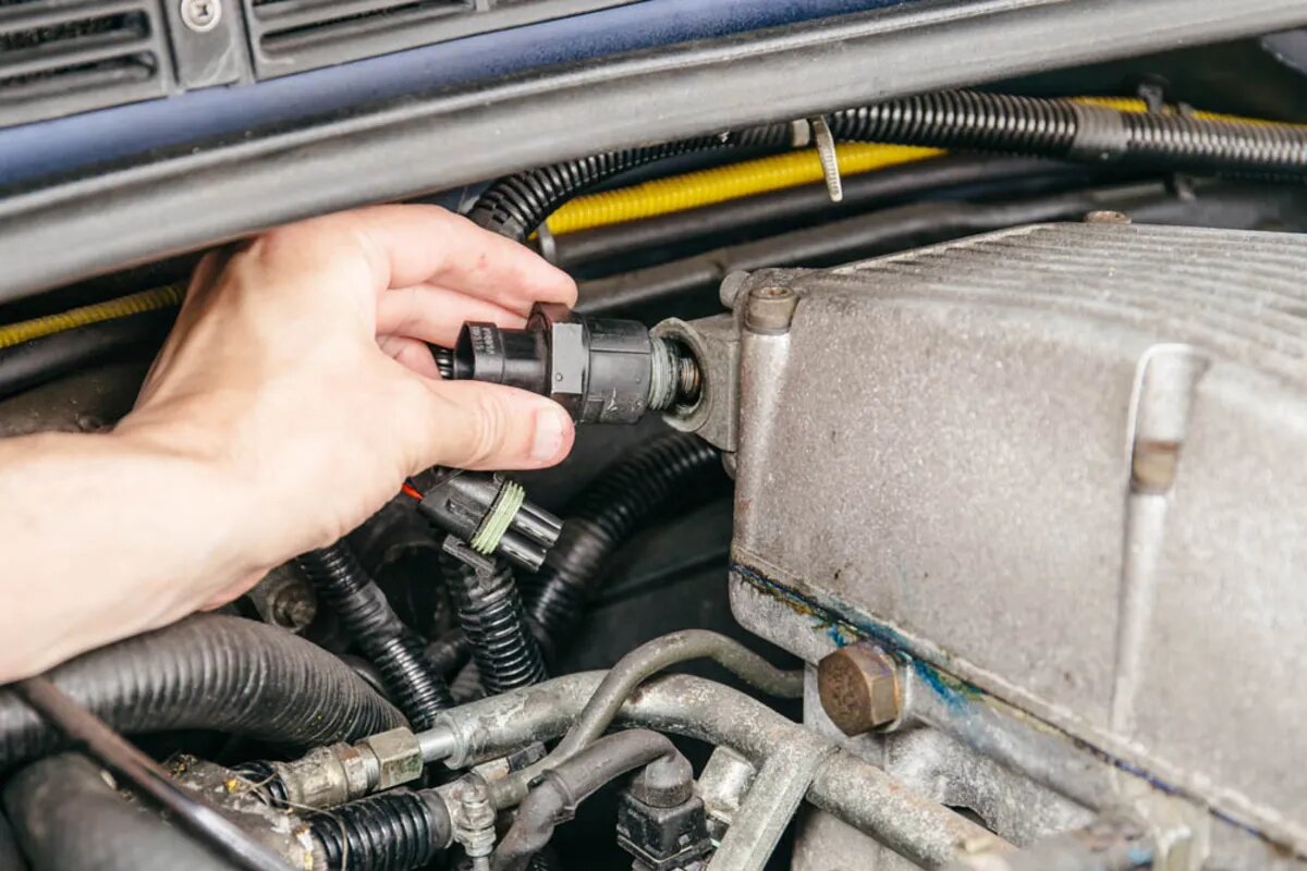 علت خفگی و گاز نخوردن ماشین پراید و پژو ۴۰۵ + راههای رفع مشکل خفگی ماشین