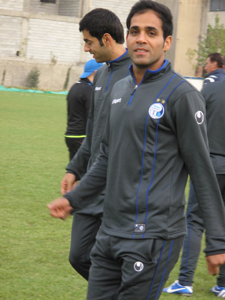 بازیکن سابق استقلال: اگر دوستان خودشان را کنترل می‌کردند، دربی ۷۴ را نمی‌باختیم؛ پرویز مظلومی مدام عدد پنج نشان می‌داد