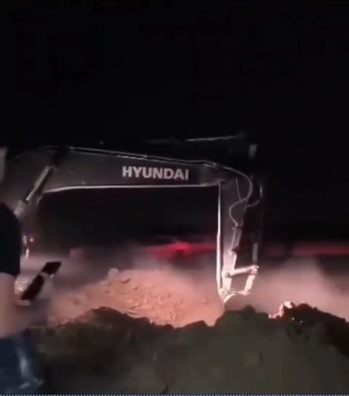 معمای راز آلود خودروی دفن شده در اهواز