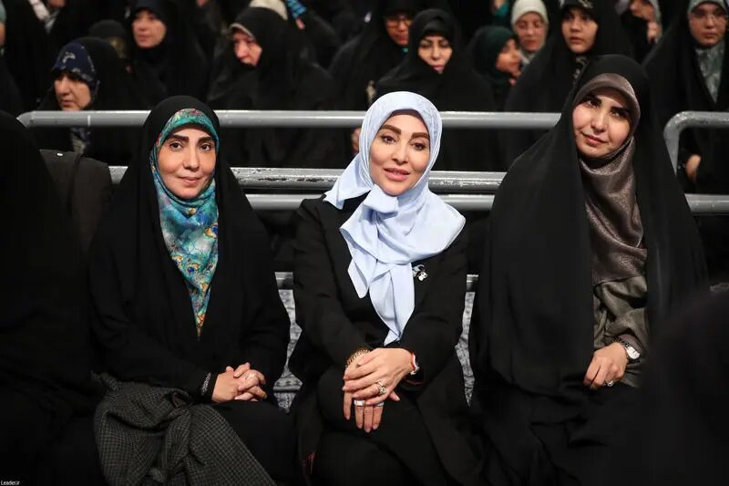 پوشش متفاوت ژیلا صادقی و آزیتا ترکاشوند در مراسم بیت رهبری | تصاویر