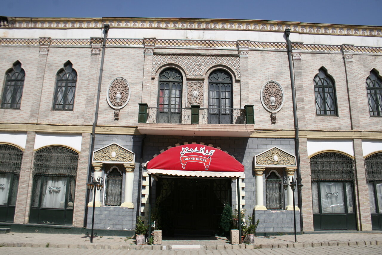 تهران‌گردی با شاعر سینمای ایران!