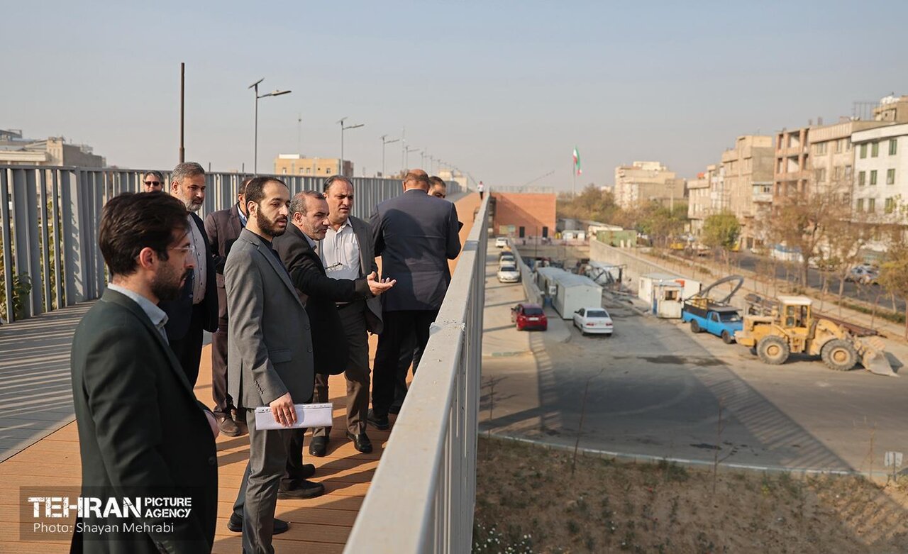 بازدید مدیرکل حوزه شهردار از باغ راه حضرت زهرا