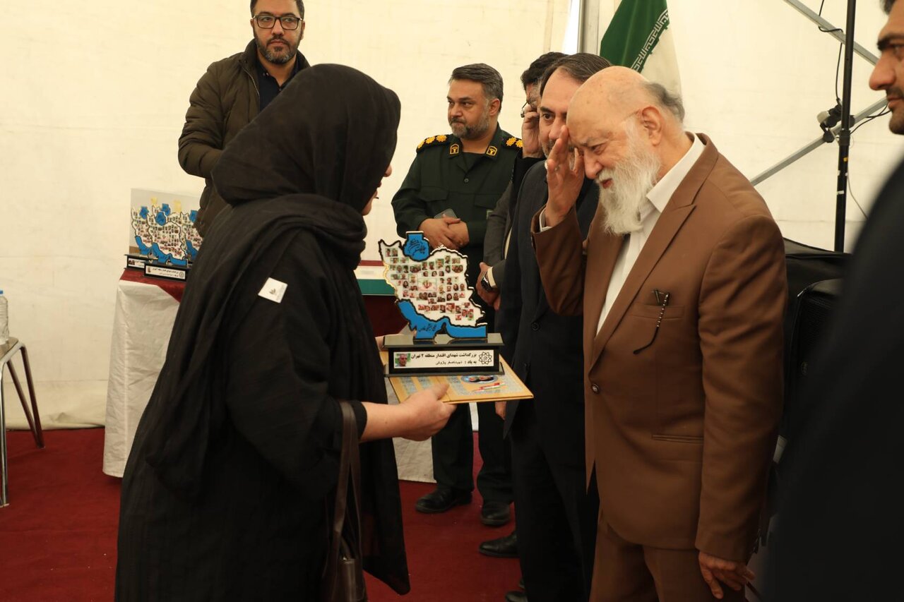 نماد شهدای اقتدار در بزرگراه هاشمی رفسنجانی نمایان شد+ تصاویر