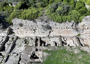 معبد گمشده زئوس از زیر باغ پرتقال بیرون آمد! | عکس