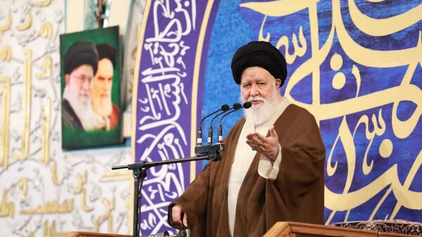 روایت امام جمعه مشهد از ۳۰ مورد از شکست‌های آمریکا در برابر ایران