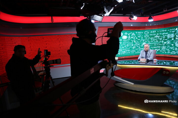 برنامه دانستنیها