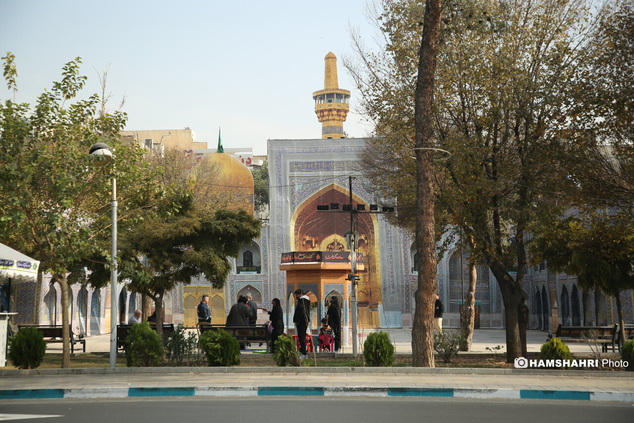 صحن انقلاب وسط هفت حوض