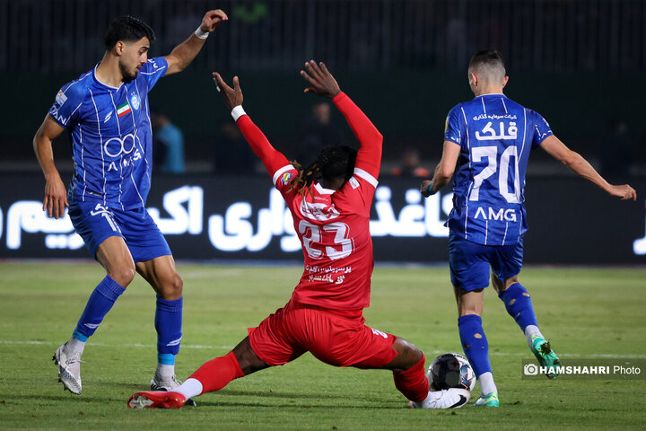 حاشیه های دربی ۱۰۶ پرسپولیس ۰ - ۰ استقلال در اراک