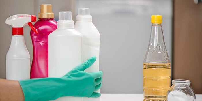 چطور آینه ها را درخشان کنیم؟؛ جایگزینهای بیخطر برای تمیز کردن آینههای خانه