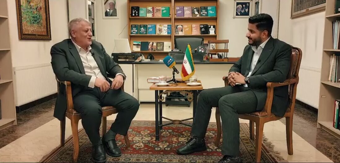 محسن هاشمی: چرا نمایندگان زن دوم خردادی با روسری در مجلس می‌ نشینند؟ | ویدئو