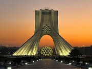 داستان فرود هلی‌کوپتر در میدان آزادی چه بود؟