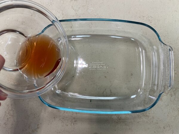 خروس سرخ شده با مرینیت ویژه در کنار سیبزمینی برشته | مراحل کامل روش تهیه + تصاویر