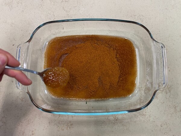 خروس سرخ شده با مرینیت ویژه در کنار سیبزمینی برشته | مراحل کامل روش تهیه + تصاویر