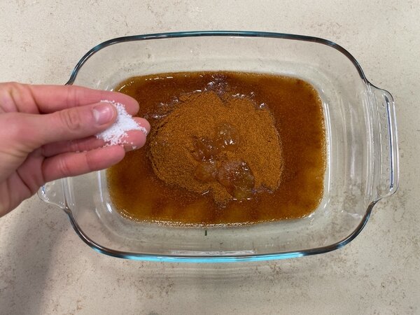 خروس سرخ شده با مرینیت ویژه در کنار سیبزمینی برشته | مراحل کامل روش تهیه + تصاویر