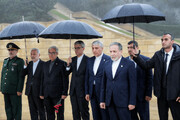 ادای احترام عراقچی به شهدای جمهوری آذربایجان | تصاویر