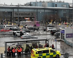 حضور تیمهای مسلح پلیس با سلاحهای سنگین در یک فرودگاه + ویدئو | لحظه دستگیری مظنون ۳۱ ساله