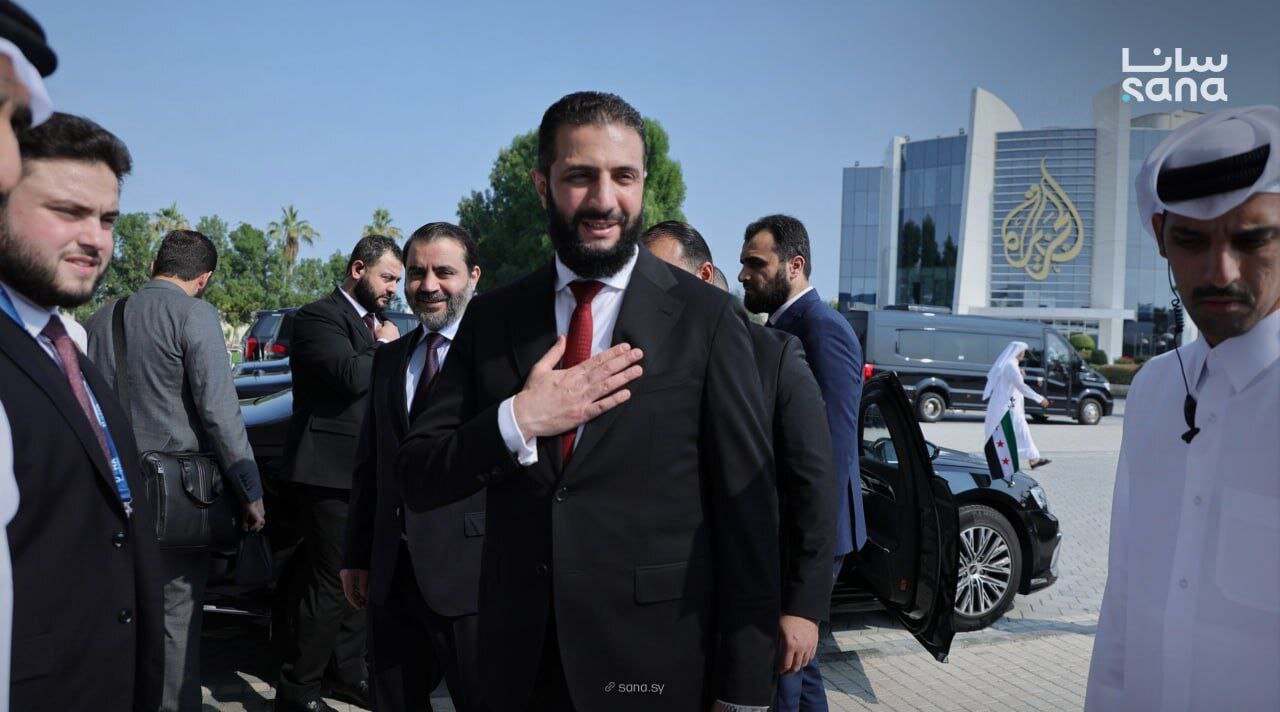 تصاویری از حضور جولانی در مقر سفیدشویی خود