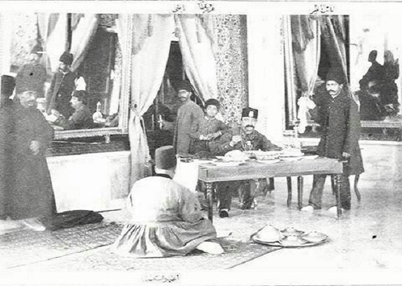 لقمه کردن موش در محضر شاه! | نام آشپز شاه روی یک بازارچه