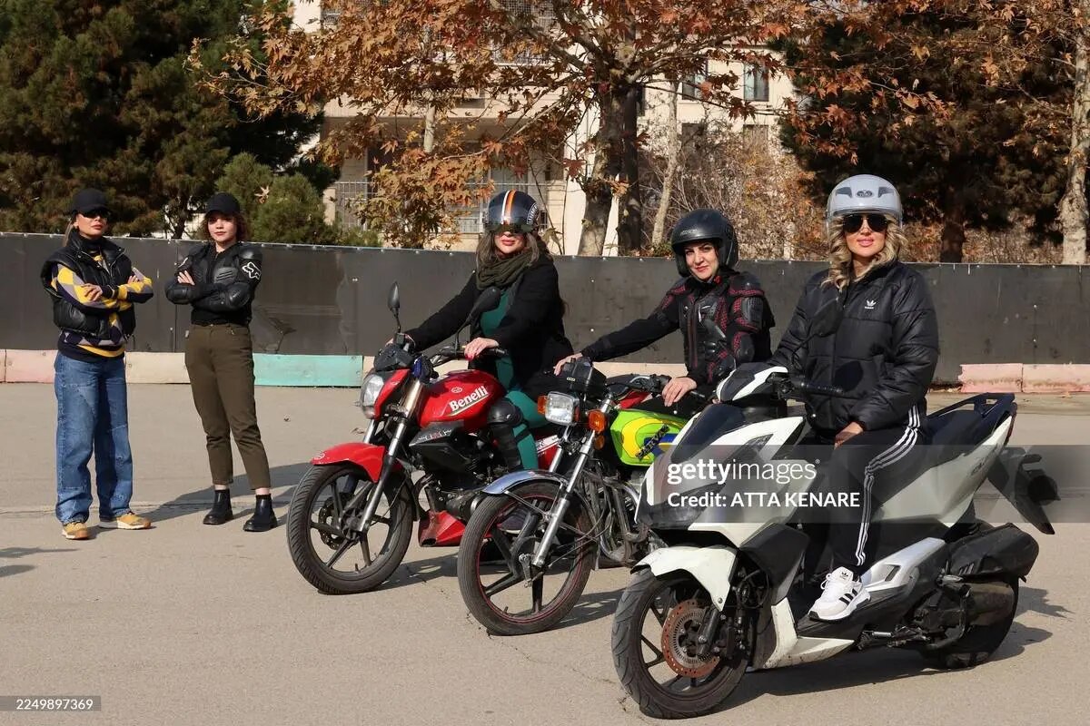 آموزش موتورسواری به زنان در تهران | تصاویر