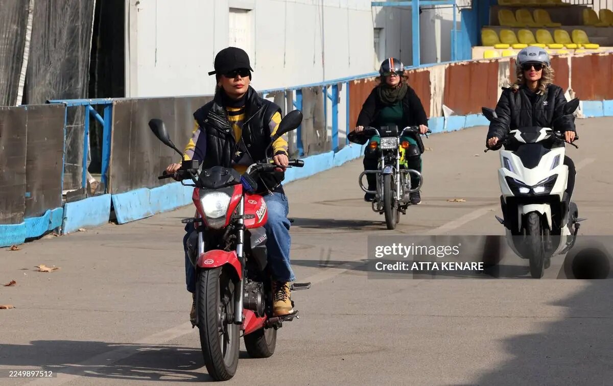 آموزش موتورسواری به زنان در تهران | تصاویر