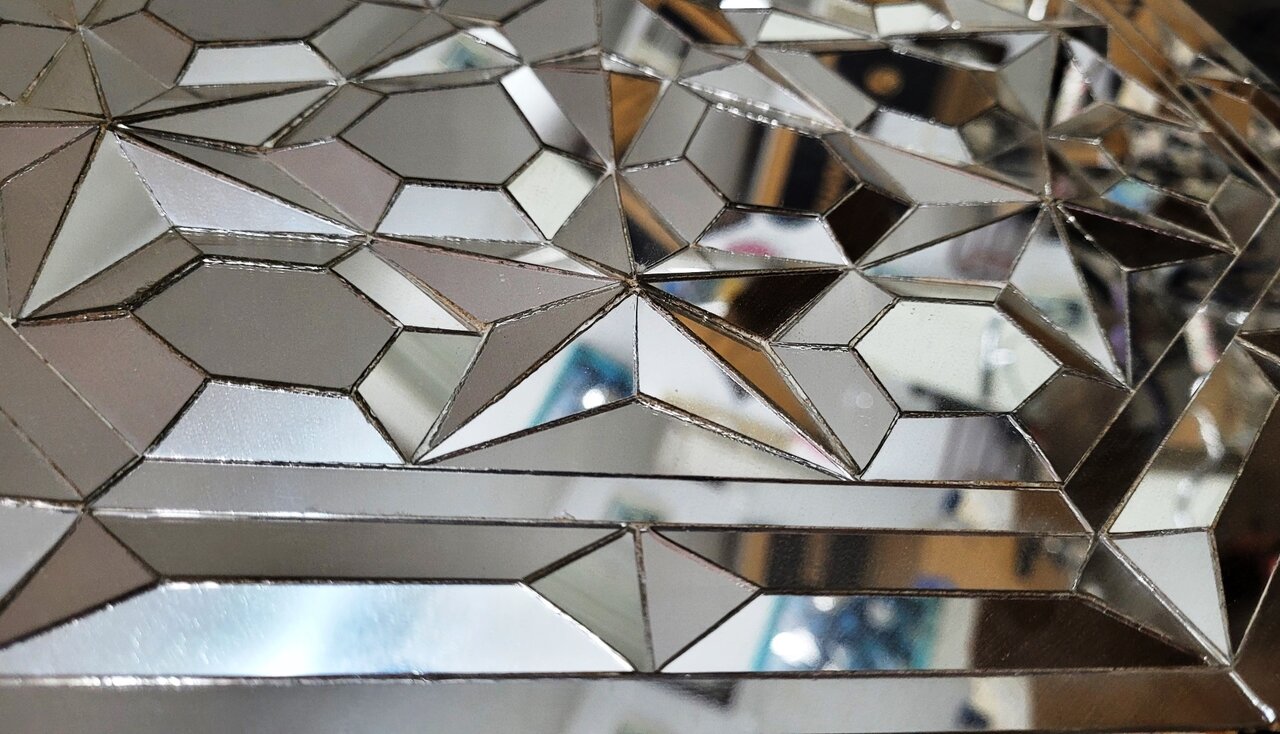 نمایشگاهی از دیوارهای آینه کاری در یونسکو