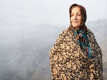 این زن نماد اندوه جنگل‌ های هیرکانی است | اشک‌ هایی که صدها ایرانی را به مازندران کشاند + فیلم