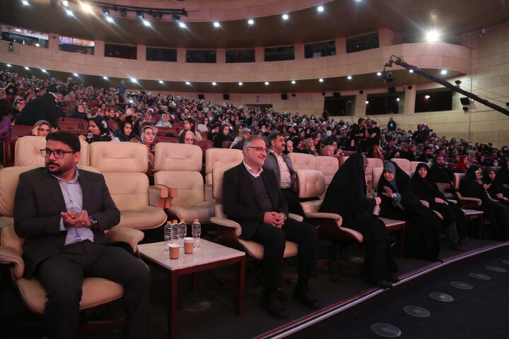 جشن بزرگ" زن جریان زندگی