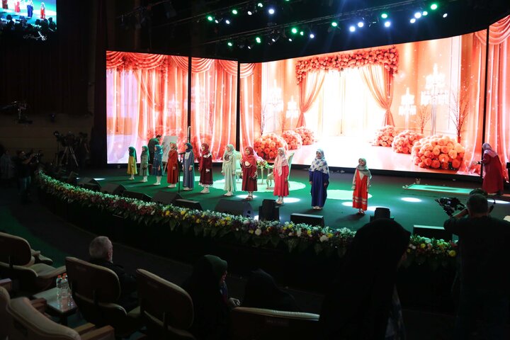 جشن بزرگ" زن جریان زندگی