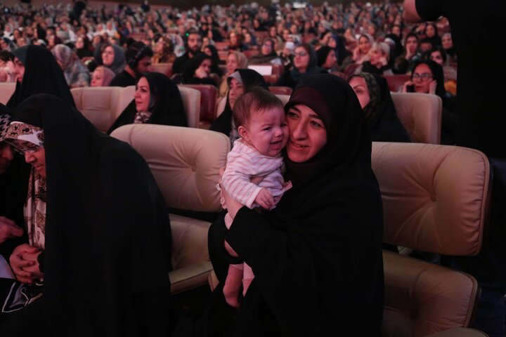 جشن بزرگ" زن جریان زندگی