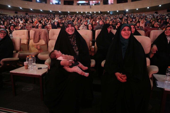 جشن بزرگ" زن جریان زندگی