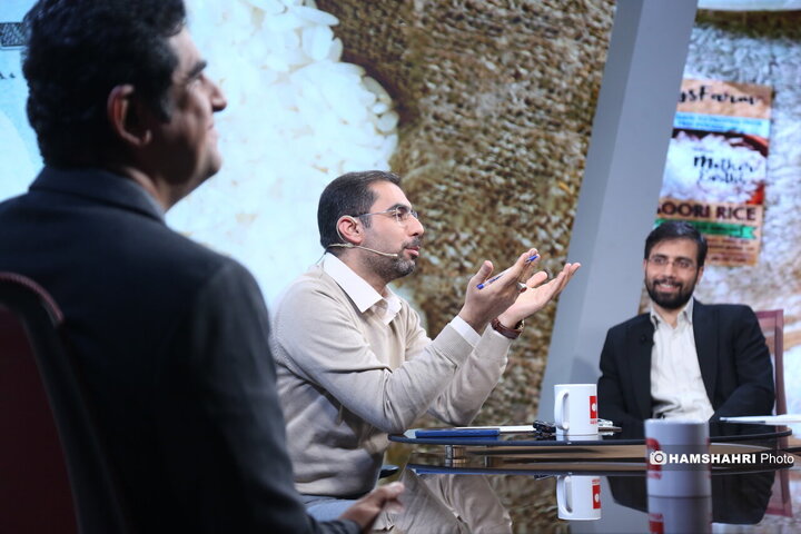 میز گرد اقتصادی با موضوع حذف ارز ترجیحی