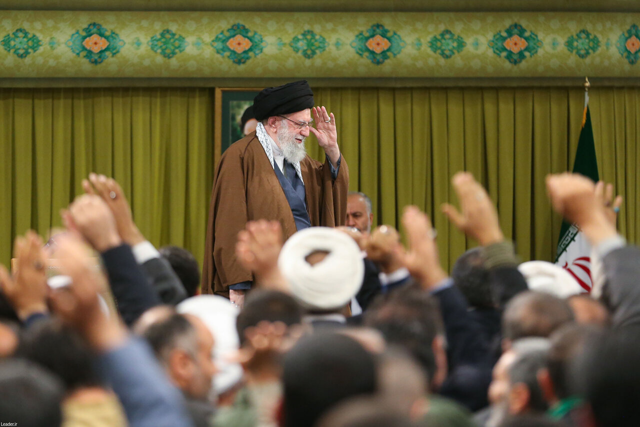 پاسخ رهبر انقلاب به کسانی که احتمال تکرار درگیری نظامی را مطرح میکنند | کمبودهای زیادی داریم اما کشور در حال پیشرفت است