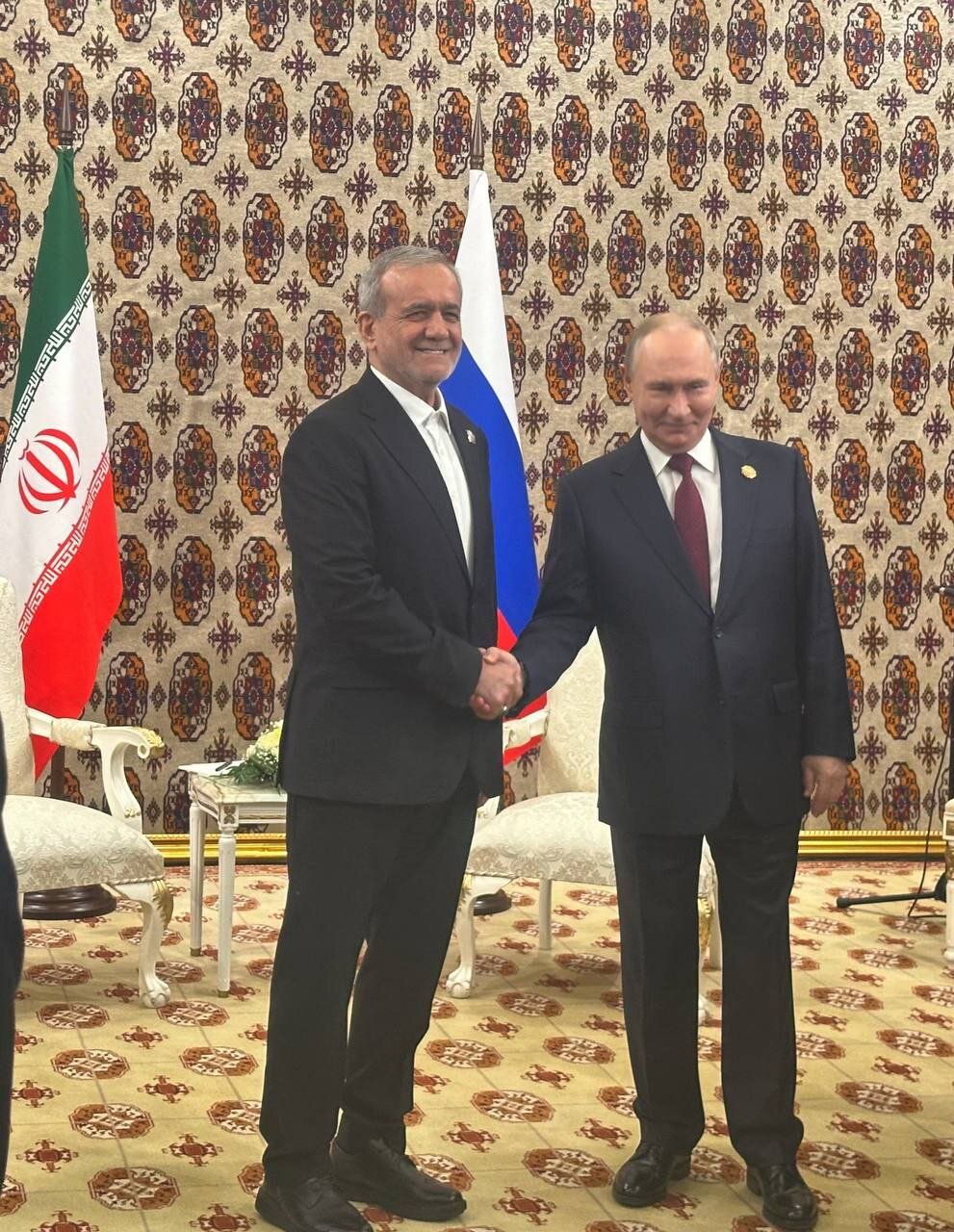 لحظه دیدار پزشکیان و پوتین ؛ امروز پزشکیان پوتین