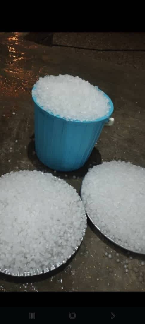 بارش تگرگ عجیب در یکی از شهرهای جنوبی | تصاویر