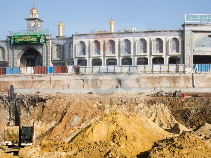 اتفاق دیدنی در حرم امام حسین(ع)؛‌ شن‌های زرد عاشورا از دل خاک بیرون آمدند | تصاویر