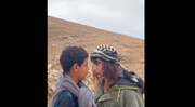 این ویدئو وایرال شد + ویدئو | لحظه درگیری نوجوان فلسطینی با نوجوان صهیونیست؛ رودرروی هم!