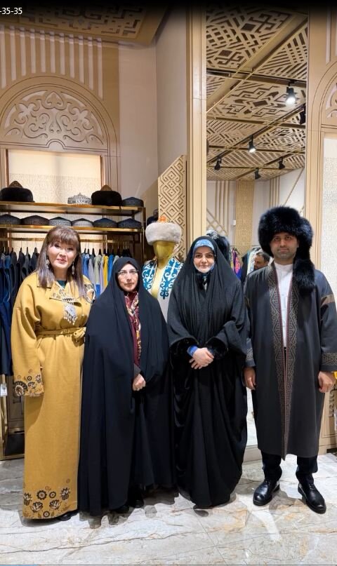 خریدهای دختر و داماد پزشکیان از فروشگاهی در آلماتی | تصاویر