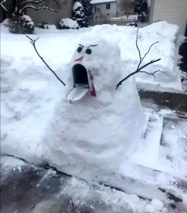 آثار هنری بامزه در خیابانهای جهان؛ از گدایی مرد نامرئی تا پارکینگ تمساح | عکس