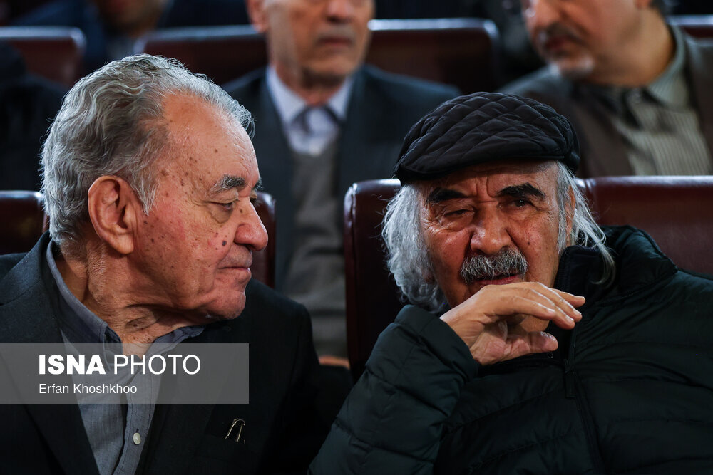 جدیدترین تصاویر از شفیعی کدکنی در مراسم تشییع پیکر کامران فانی