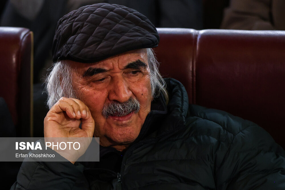 جدیدترین تصاویر از شفیعی کدکنی در مراسم تشییع پیکر کامران فانی