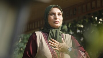 محمد نادری، امیرحسین صدیق و مریم کاویانی در سریال «بیگانگان»