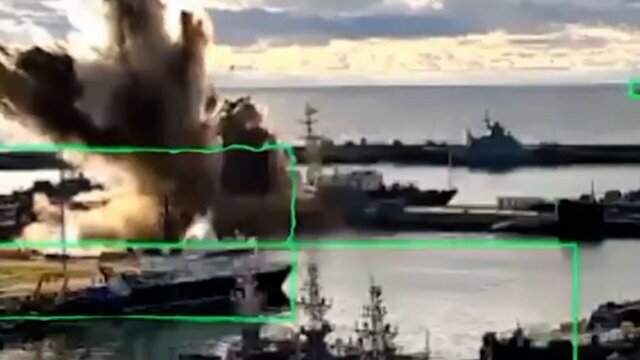 حمله به یک زیردریایی با شهپادهای نوزاد دریا + عکس | اوکراین مدعی از کار انداختن یک زیردریایی روسیه شد