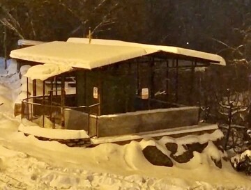 هم‌اکنون بارش سنگین برف را در این شهر ببینید