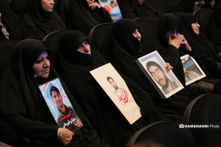 آیین تجلیل مادر بزرگوار شهیدان حسن و محمد باقری با حضور شهردار تهران