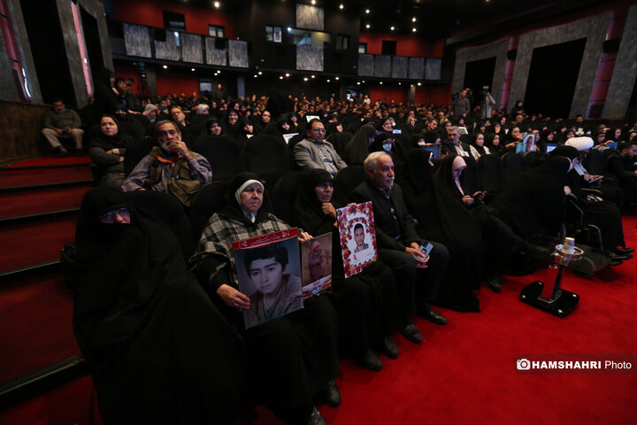 آیین تجلیل مادر بزرگوار شهیدان حسن و محمد باقری با حضور شهردار تهران