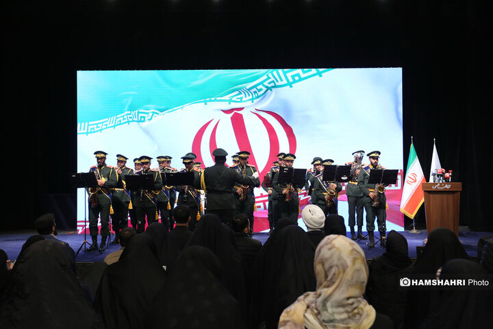 آیین تجلیل مادر بزرگوار شهیدان حسن و محمد باقری با حضور شهردار تهران