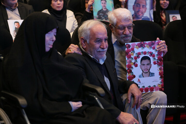 آیین تجلیل مادر بزرگوار شهیدان حسن و محمد باقری با حضور شهردار تهران