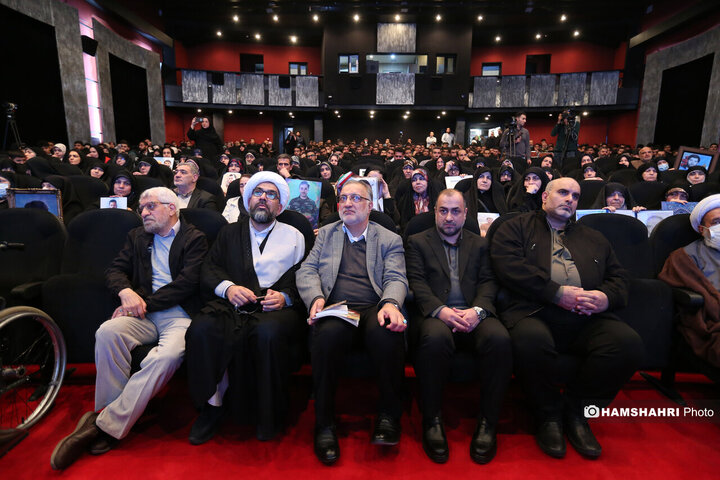 آیین تجلیل مادر بزرگوار شهیدان حسن و محمد باقری با حضور شهردار تهران