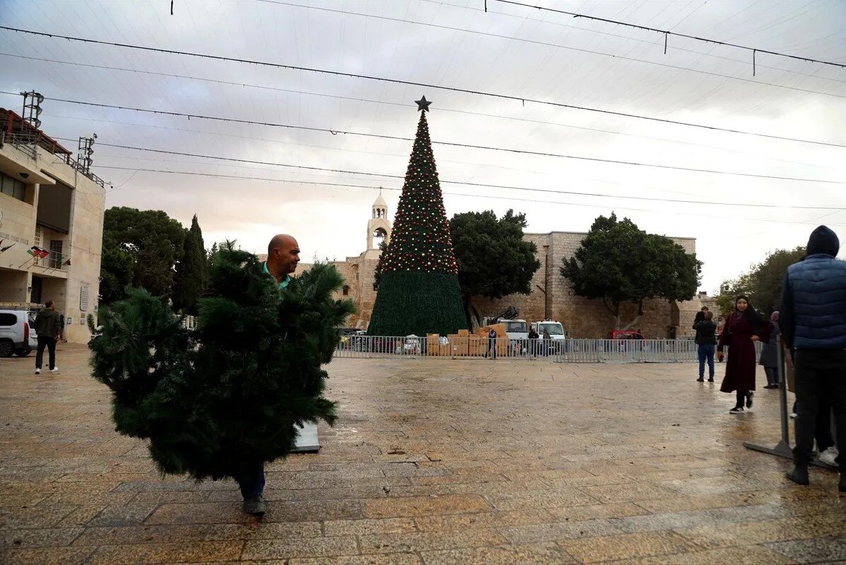 درخت مقاومت در جشن میلاد مسیح‌ (ع)